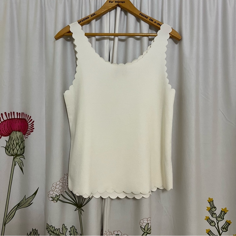 Scalloped edge white tank top